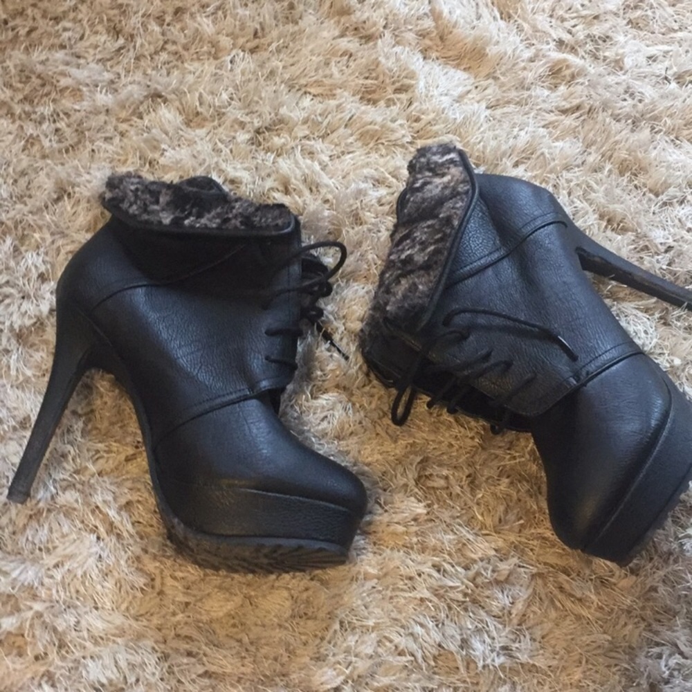 Black booties🖤